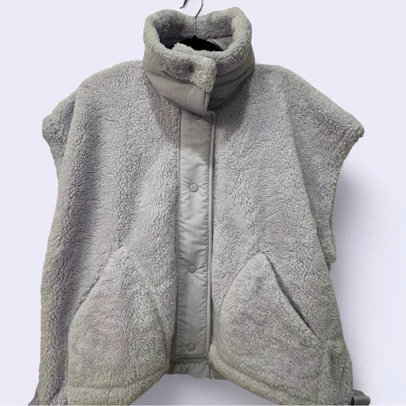 NWOT FREE PEOPLE Scout It Out Fleece Vest - Picture 6 of 8